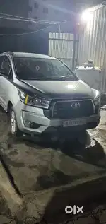 Innova crysta v model