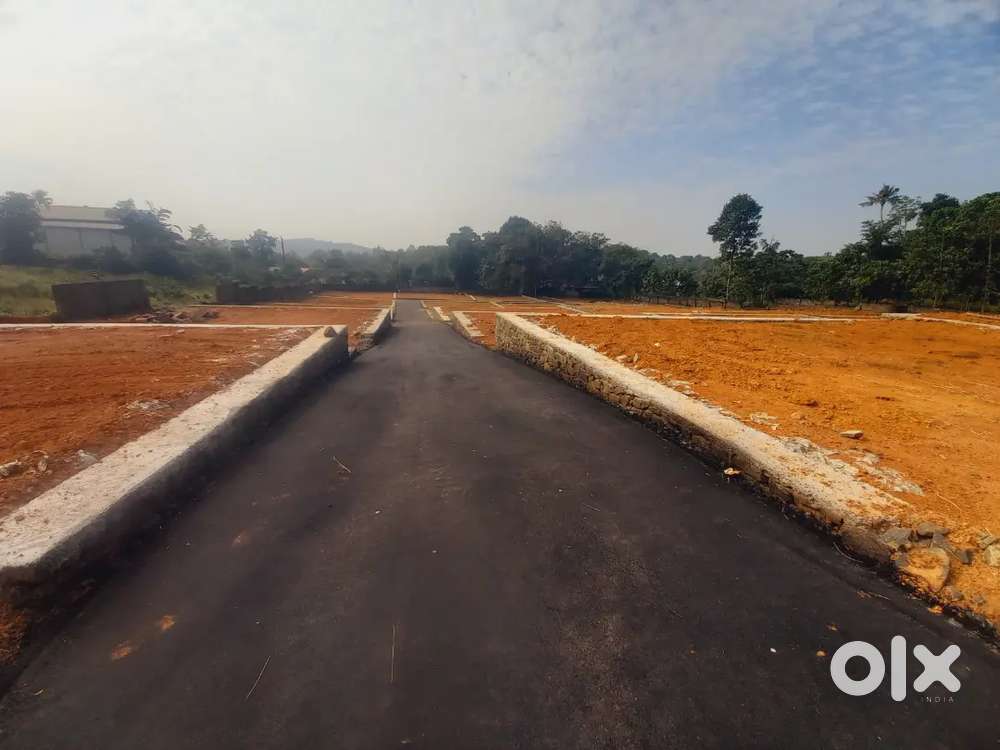 4.  5  cet land kakkanad kizhakkambalam