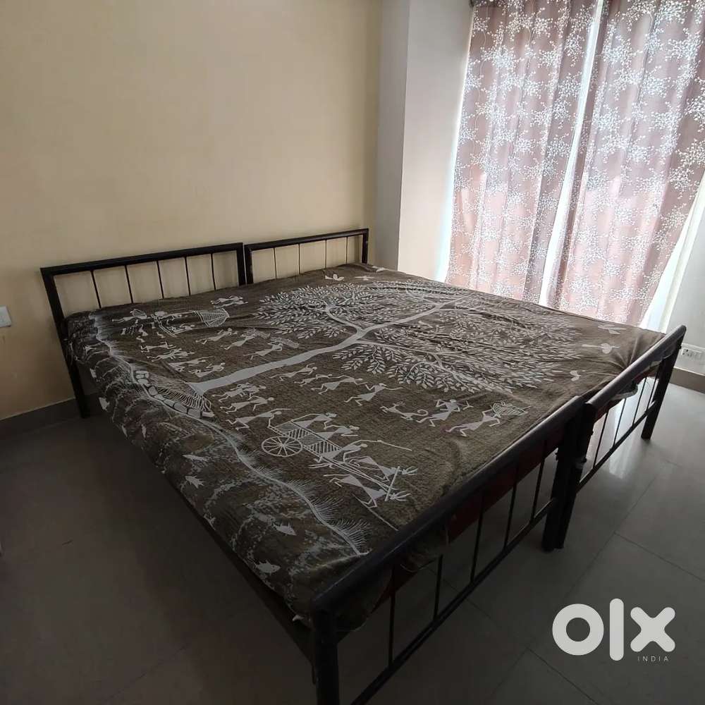 2 Beds (3*6 each) with Mattress