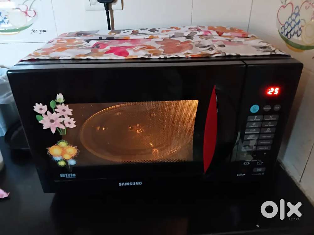 Samsung Trio Microvave (Excellent condition)