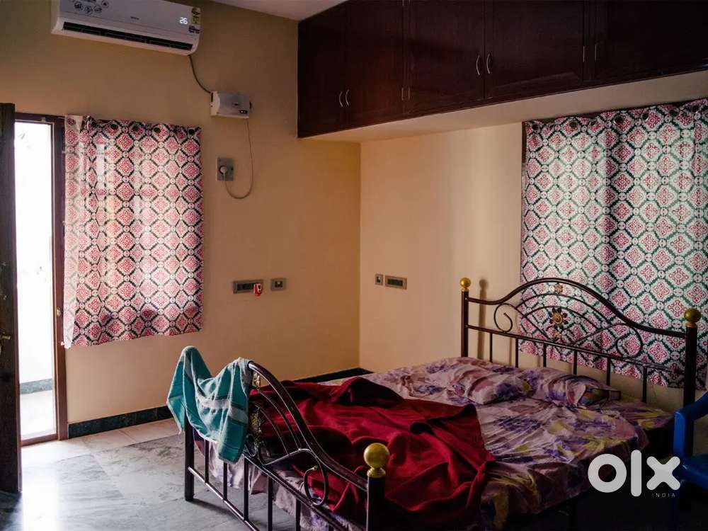 If any bachelor room available in Narasaraopet plz contact me