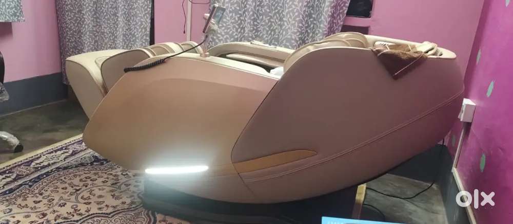 ACUPRESSURE CHAIR MASSAGE