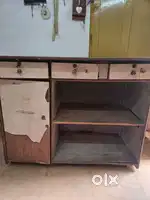 Cutting wheel table