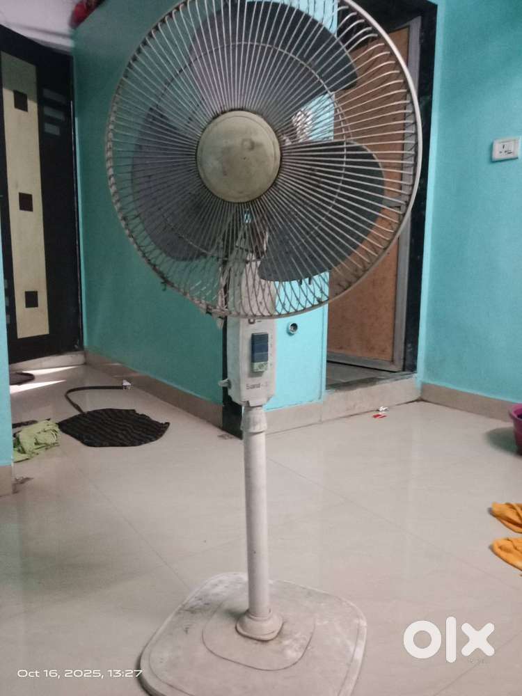 A long Table Fan