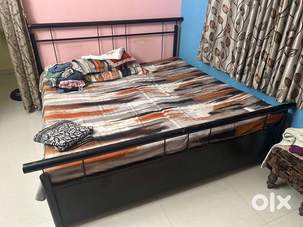 6”6 Metal bed