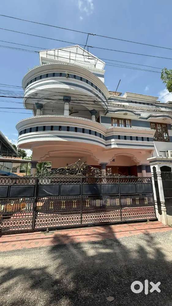 Ladies PG In Kowdiar