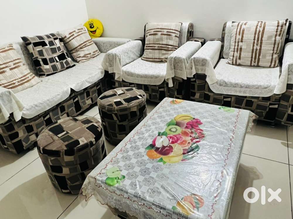 Sofa set (3+2) 2 puffing table with center table