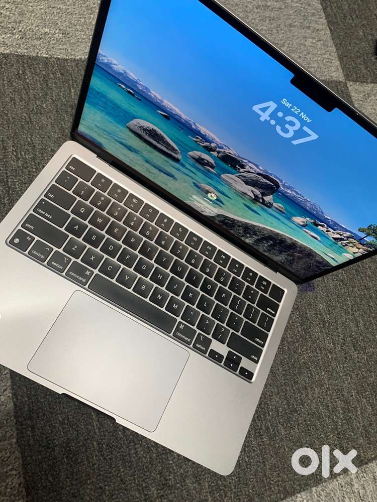 Macbook Air M2 Chip/13inch/2022/8GB/512GB SSD/Good working/With Bill