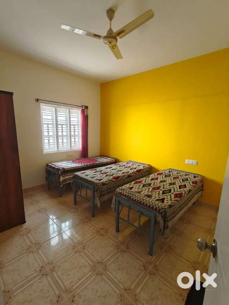 Bnr ladies pg in nagawara