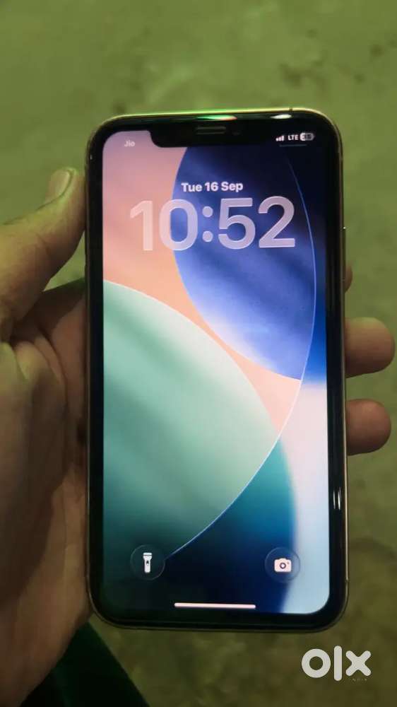 Iphone 11 convert 16 pro battery health 71%