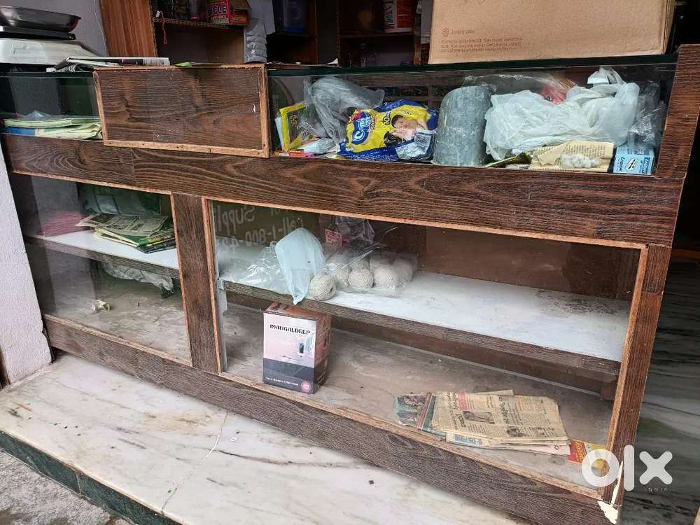 Glass display counter