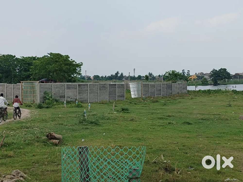 Land available for sale in Mukundapur