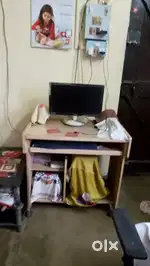 Computer table