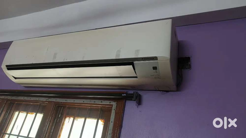 2.2 ton dual inverter split ac of daikin make for sale at vizag