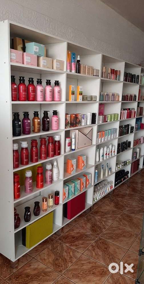 Cosmetic shop for rent