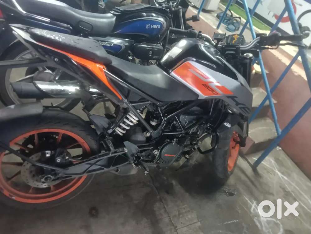 KTM DUKE 200