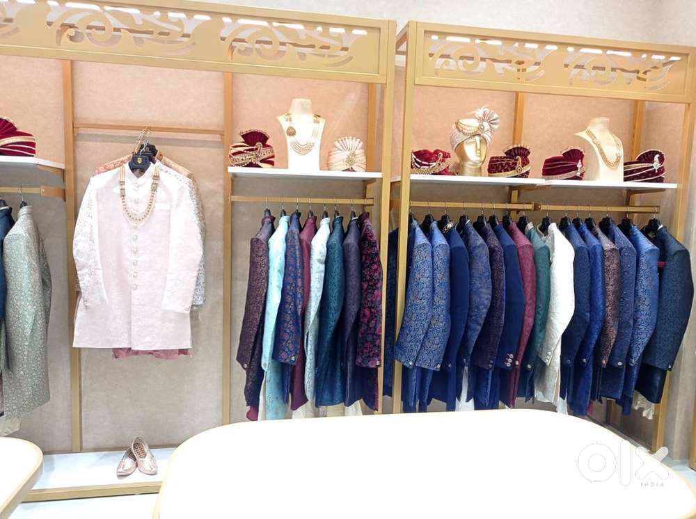 Manyawar Showroom Furniture