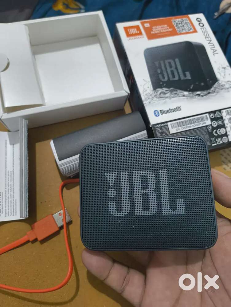 JBL Go Essential