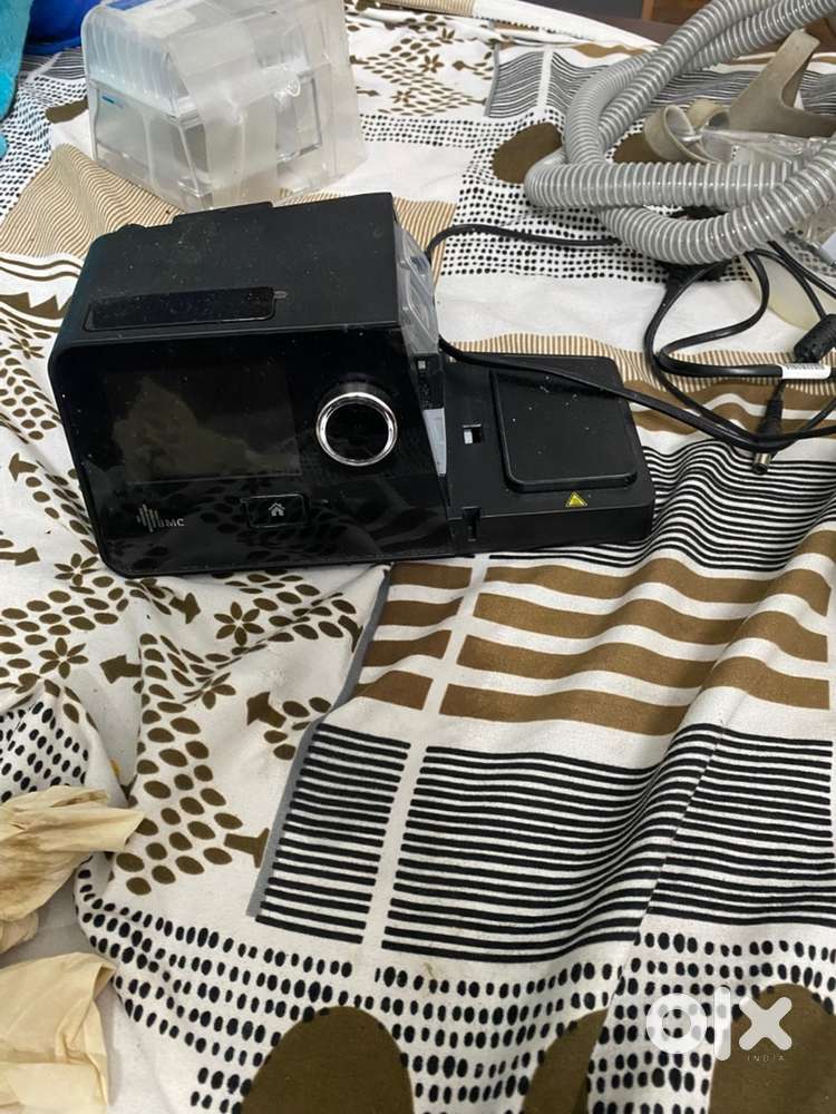 CPAP MACHINE WITH HUMIDIFIER