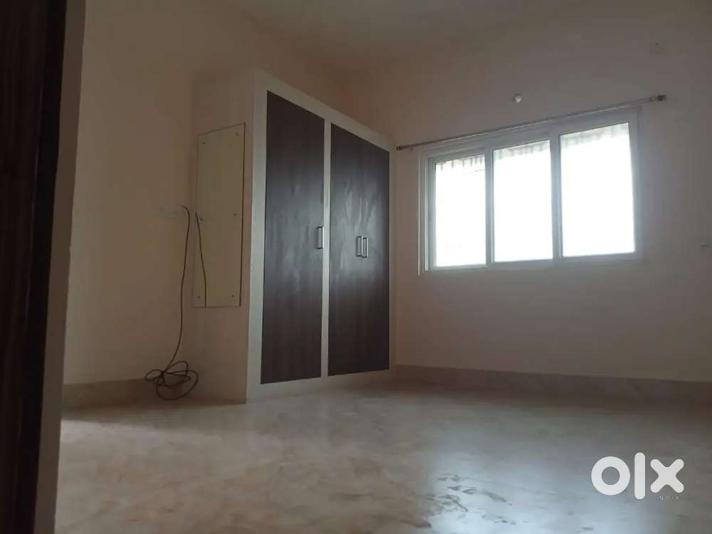 Family bachlar grals living room offce