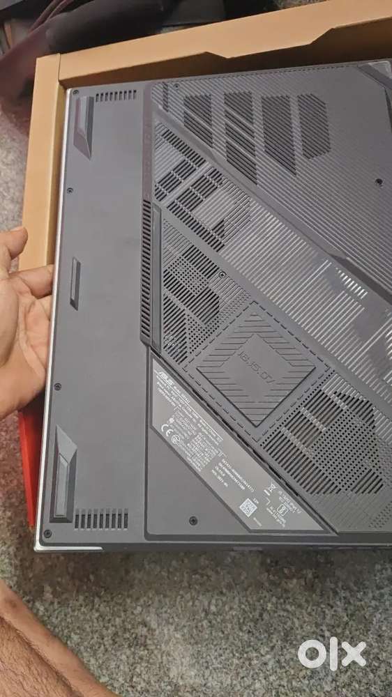 ASUS - ROG STRIX G16 - 16GB/1TB -- 3050RTX