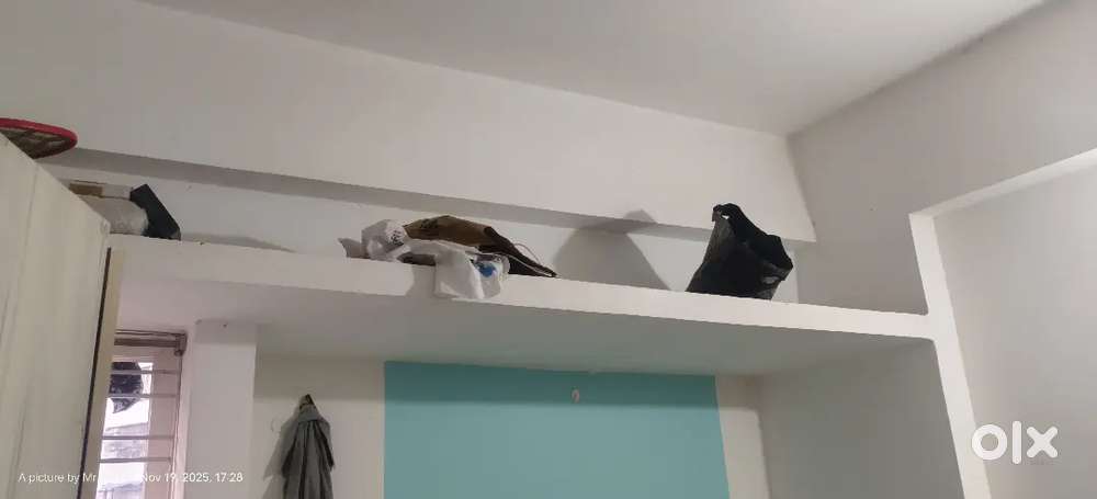 Room sharing 1bhk room in 2bhk flat