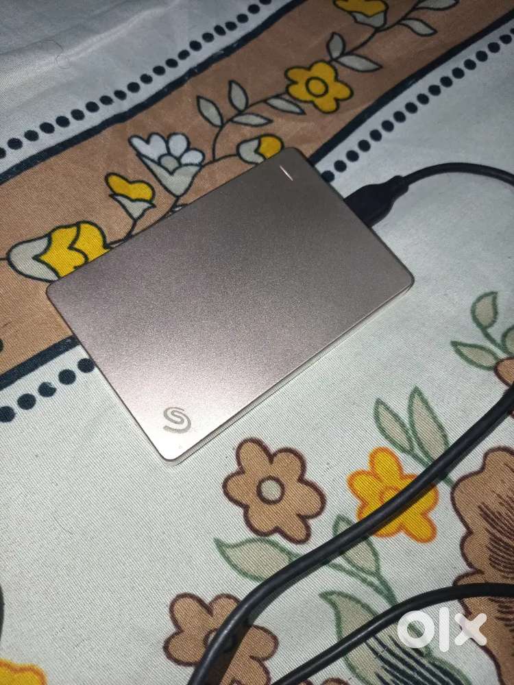 Seagate 2 TB external hard disk with full of games