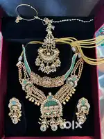 Artificial jewelley set