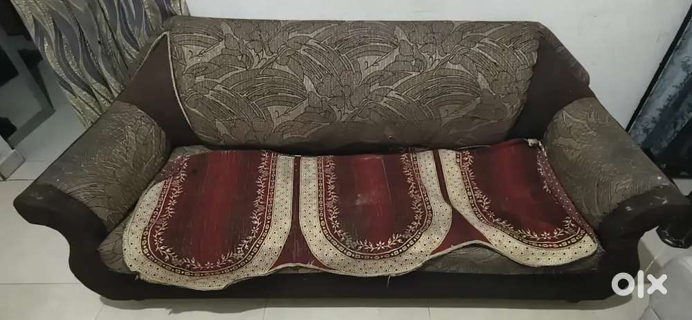 Old Maharaja Sofa set 2+1 for Sale