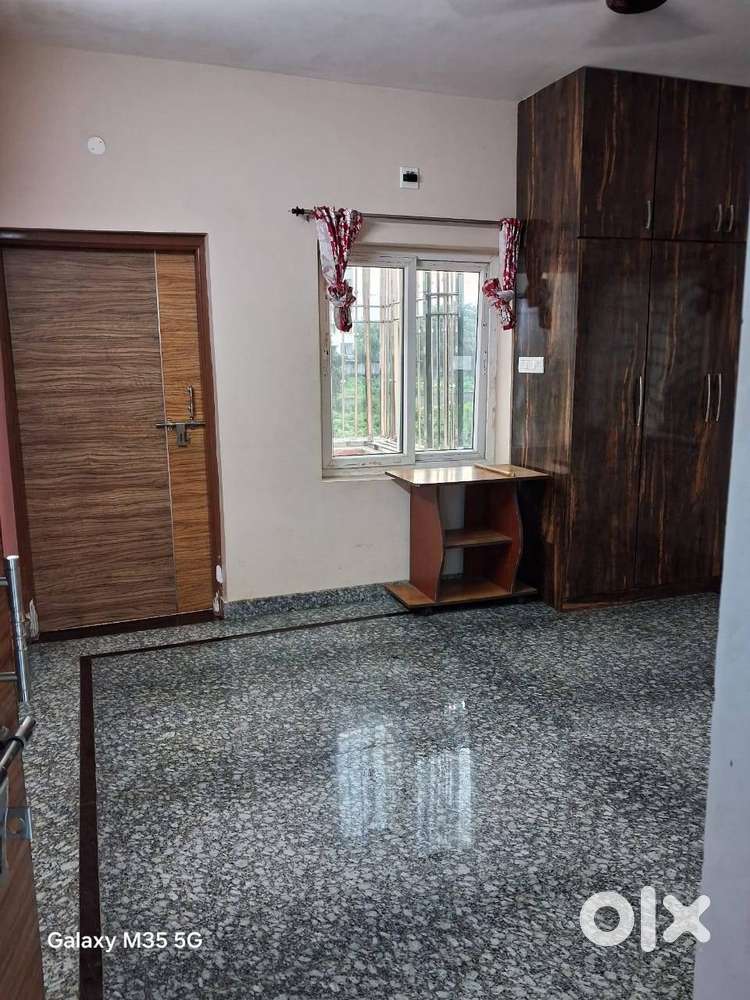 Fully furnished studio apartment with balcony, kitchen & bathroom