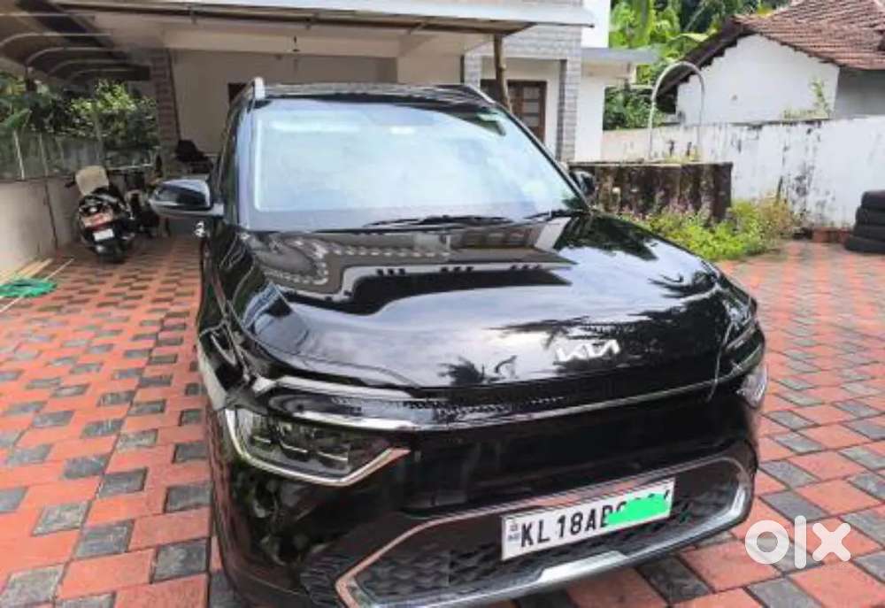 Kia Carens 2022 Diesel Automatic 63000 Km Driven