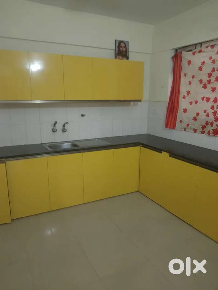 2 BHK SEMIFURNISHED APARTMENT FAMILY MARADU nr KUNDANOOR
