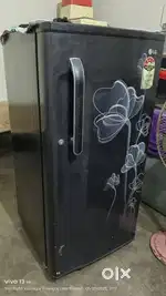 I AM SELLING MY LG FRIDGE 6 YEARS OLD