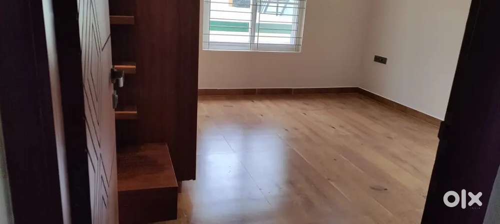 BIGG ROOM ATTACHED BATH ROOM SARASWATIPURAM WESTERN TOILET WARDROBES