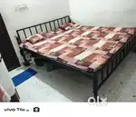 Bed with gadda