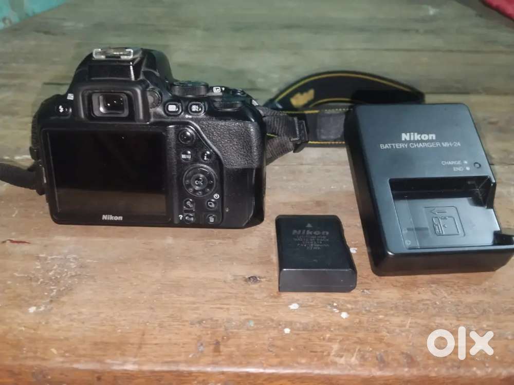 Good new condition camera zyada use nahi hau hai rkha hua tha