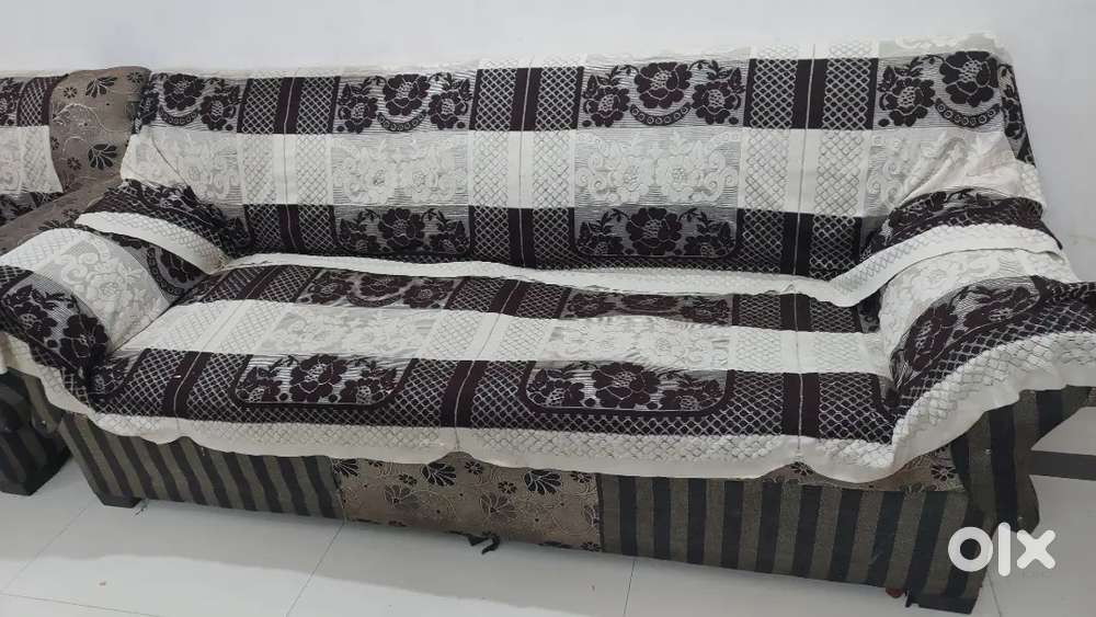 सोफा सेट 5 सीटर, शानदार condition में