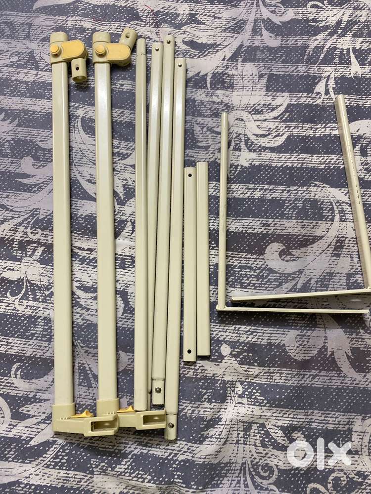 Bed rail for child safety