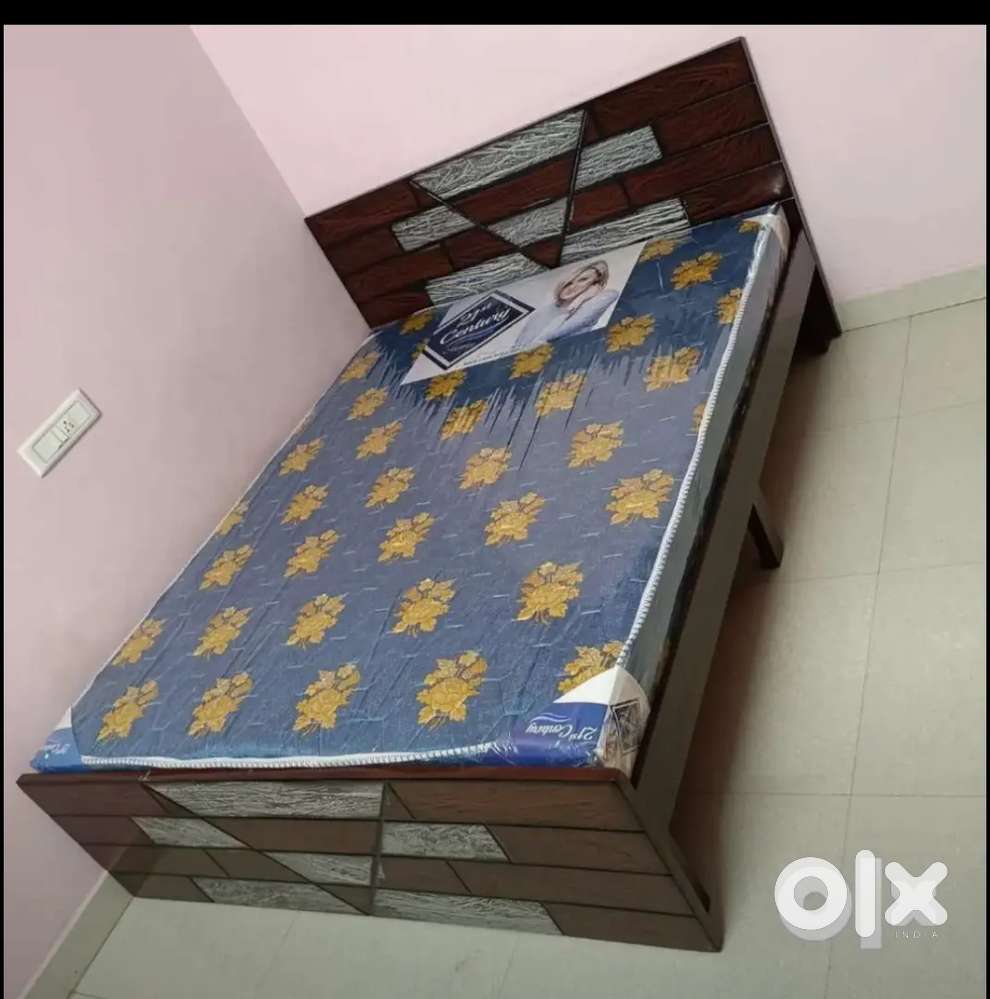 New brand 4/6 without storage with 3 year warranty with mattress