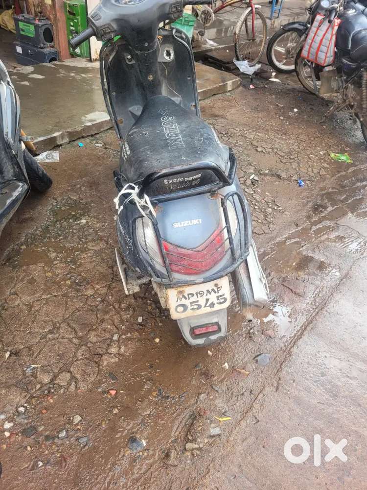 Sujuki Access125 scooty