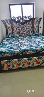 Luxury classic designer Queen size bed box wala hai standard bed hai