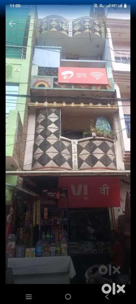 Best location men rod par hai makan