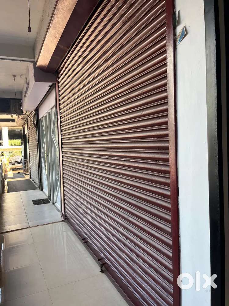 Commercial room for sale