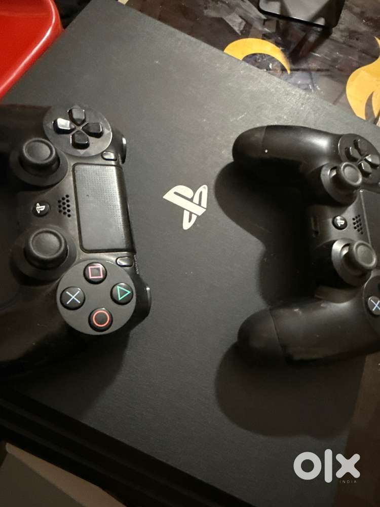 Playstation 4 pro (1 tb )