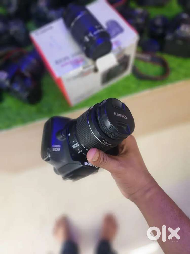DSLR CAMERA