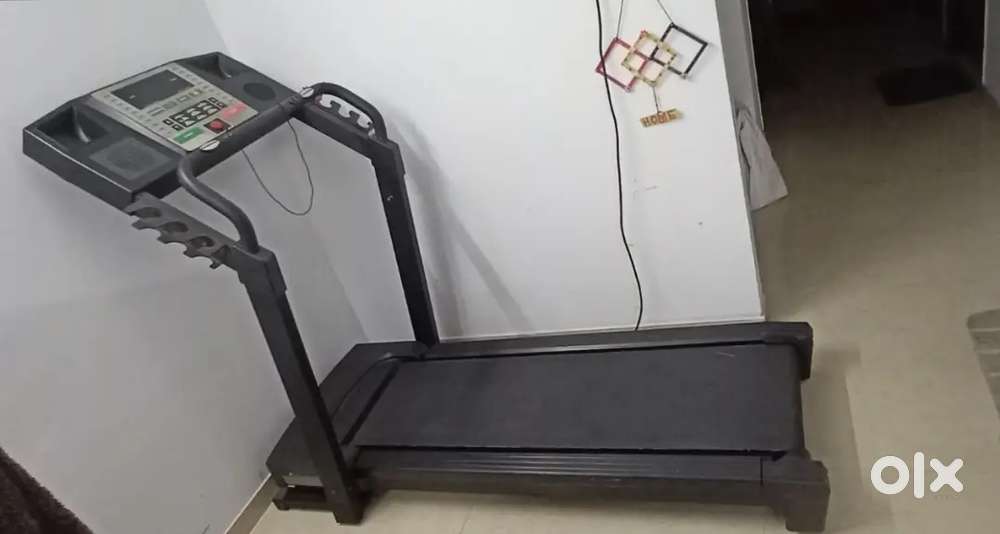 Electric Treadmill with Incline