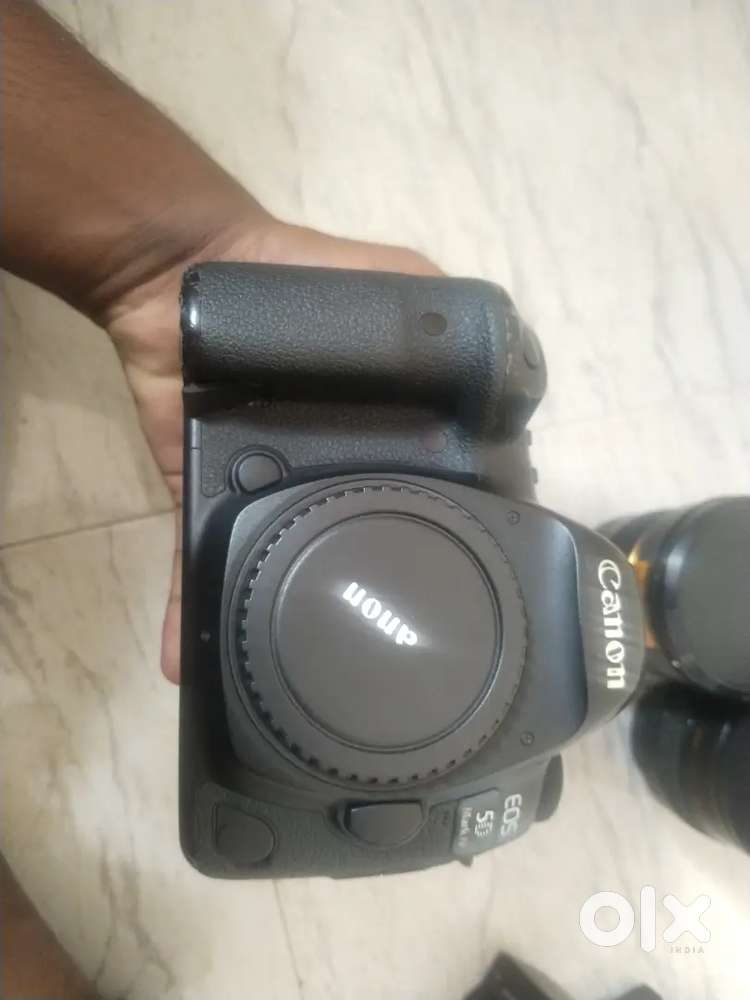 Canon 5D Mark4.  24-105 mm  4f EF lense MF/AF