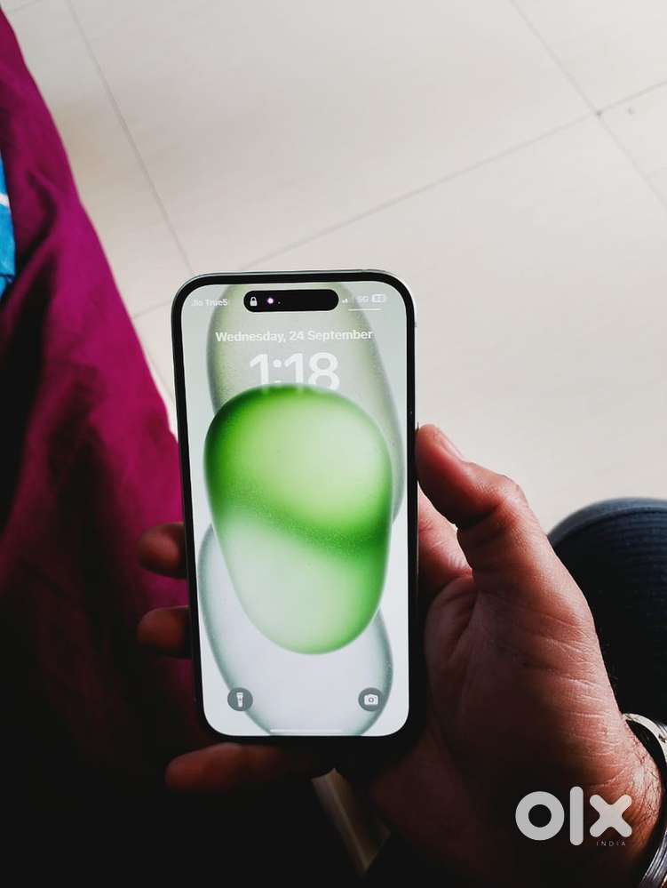 iPhone 15 colour green
