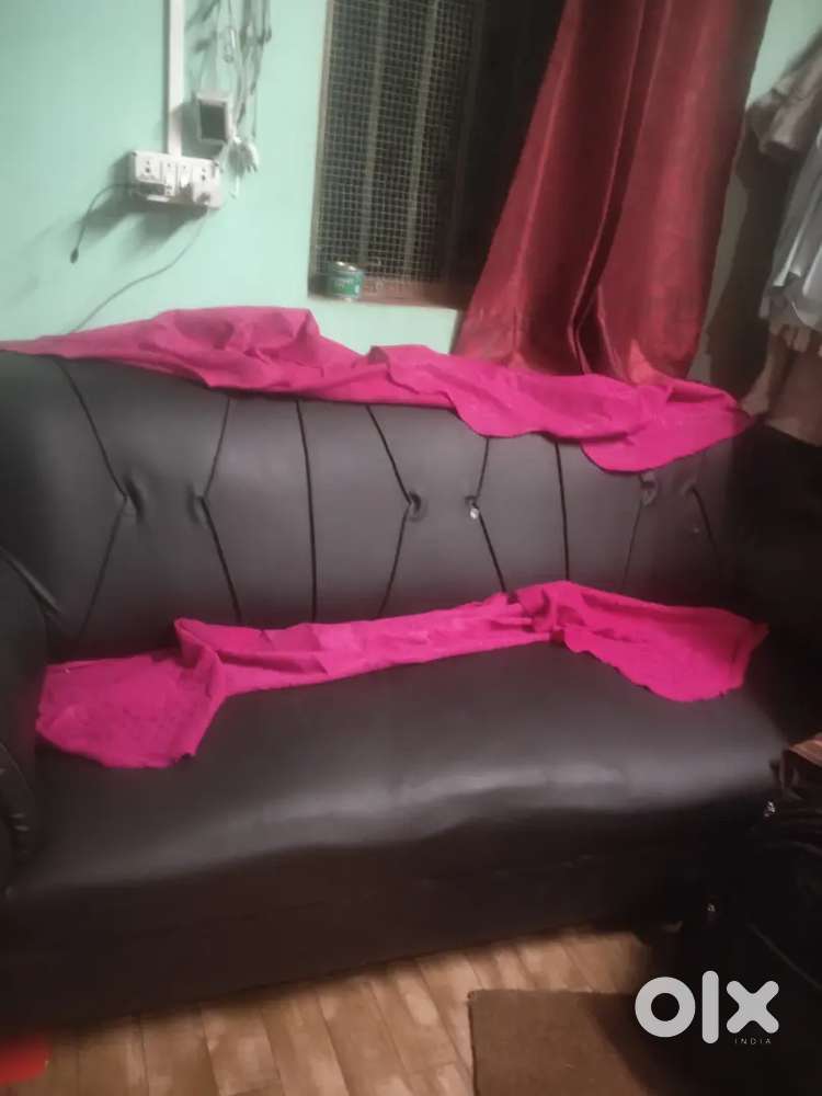 Sofa set ( One nos.Three sweater and two most. single sweater black