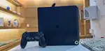 Ps4 plus 4 cd plus 1 remote control original